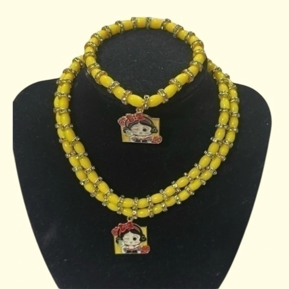 Disney Snow White Necklace/Bracelet Set
